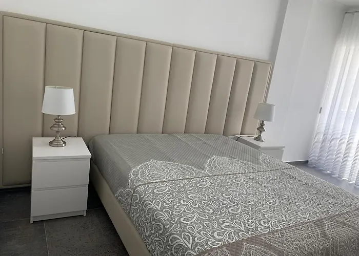 Quebra-mar 3 * נאזרה